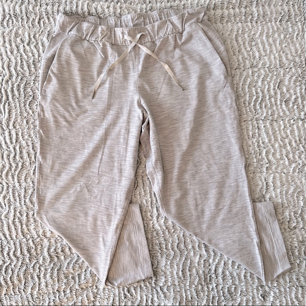 lululemon athletica | Stretch High-Rise Crop 23” | Gray Stripe | Size 12